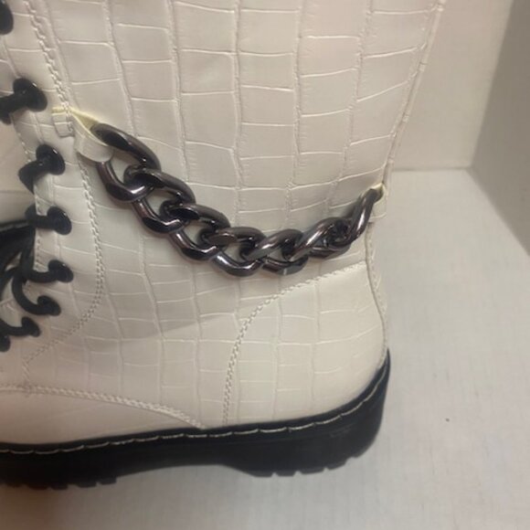 UNIONBAY Women's White croc-embossed Combat Boots with side chain, size 8 M - Picture 4 of 8
